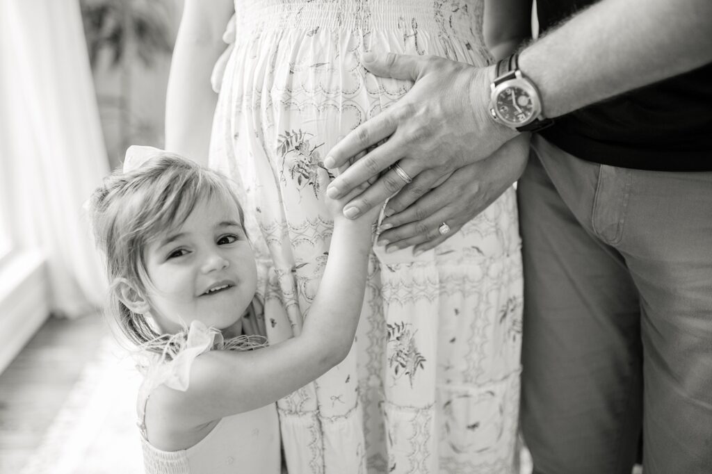 Fox Point Wisconsin maternity session photo in black and white